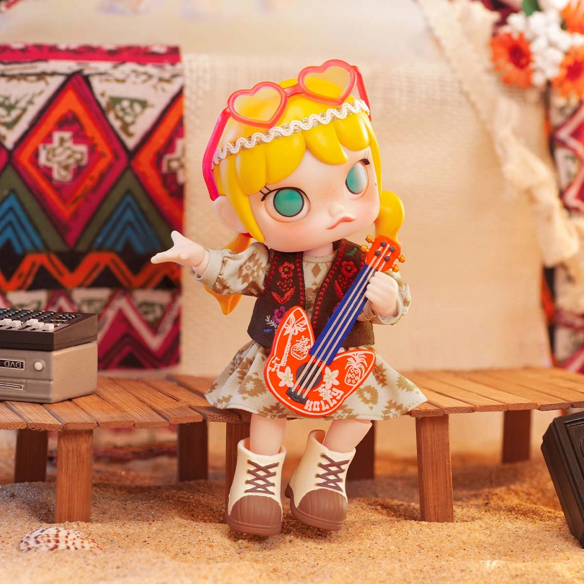 MOLLY Beach Music Festival Action Figure 4 MOLLY Beach Music Festival Action Figure - Image 4