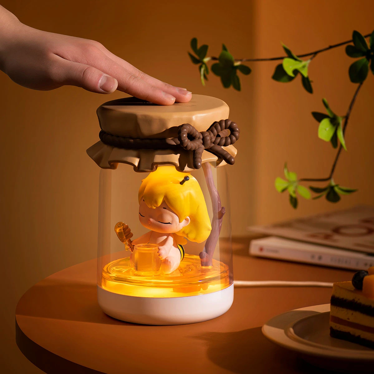 HONEY BEEDY Jar Light Figurine 2 HONEY BEEDY Jar Light Figurine - Image 2