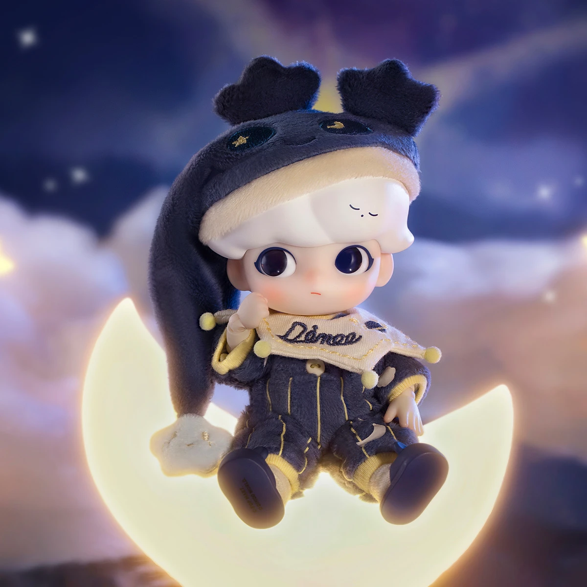 DIMOO Stay With Me Action Figure 2 DIMOO Stay With Me Action Figure - Image 2