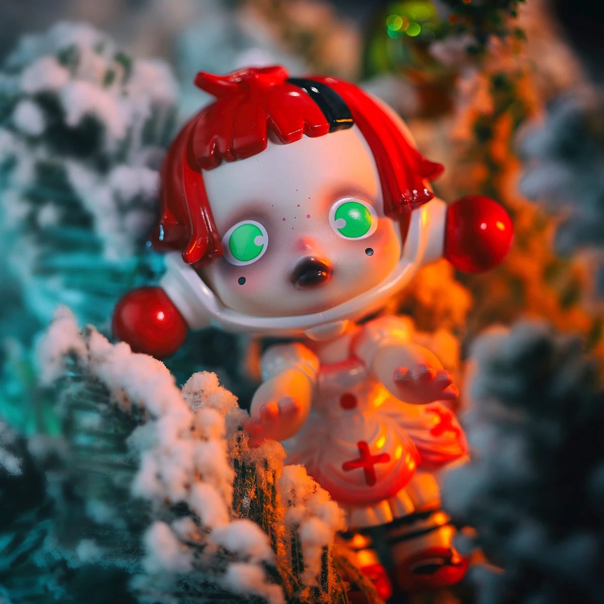 SKULLPANDA White Maid Figurine 2 SKULLPANDA White Maid Figurine - Image 2